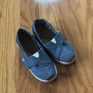 Girls Denim Toms shoes— gently worn